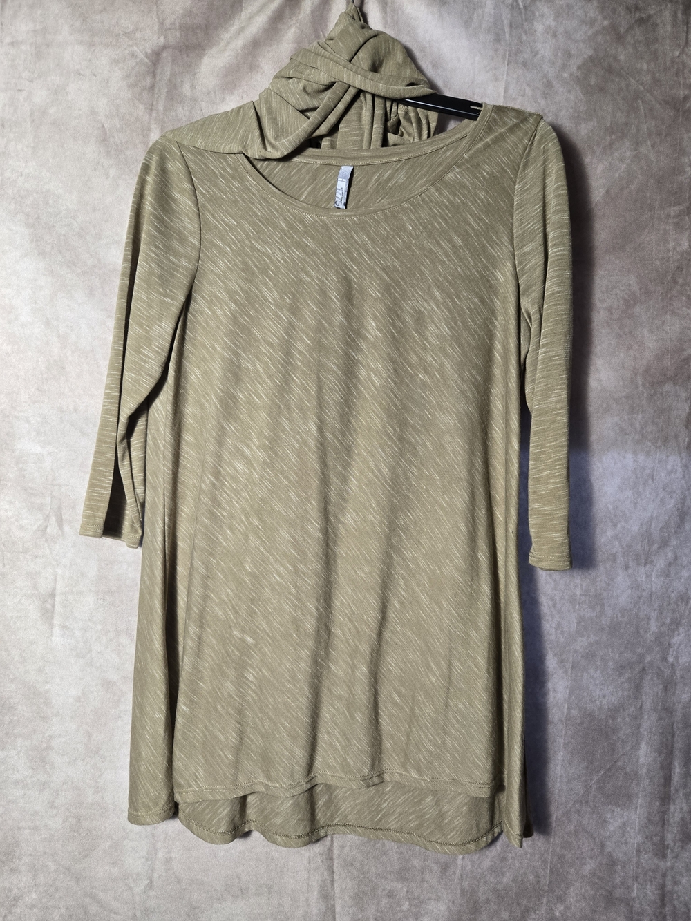 Relaxed Fit TanTunic Top with 3/4 Sleeves And Infiniti Scarf